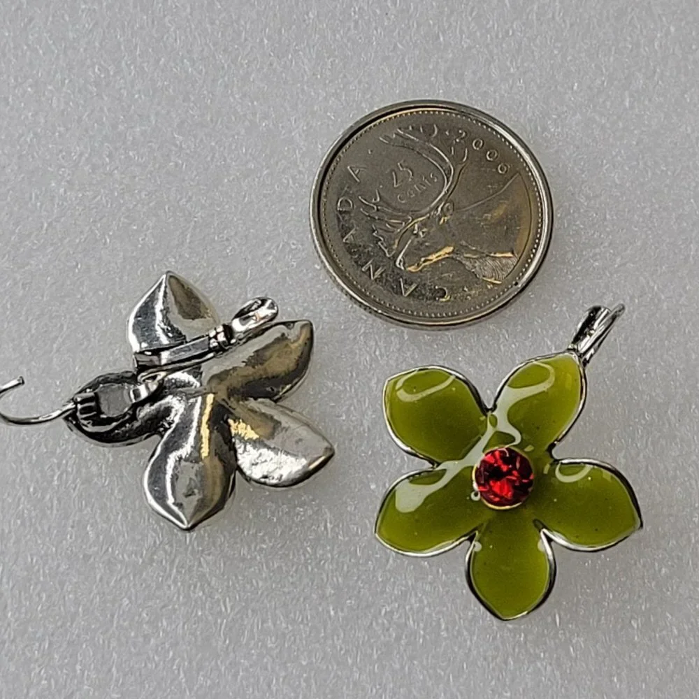 Green Enamel Flower Earrings with Red Rhinestone - Picture 7 of 10